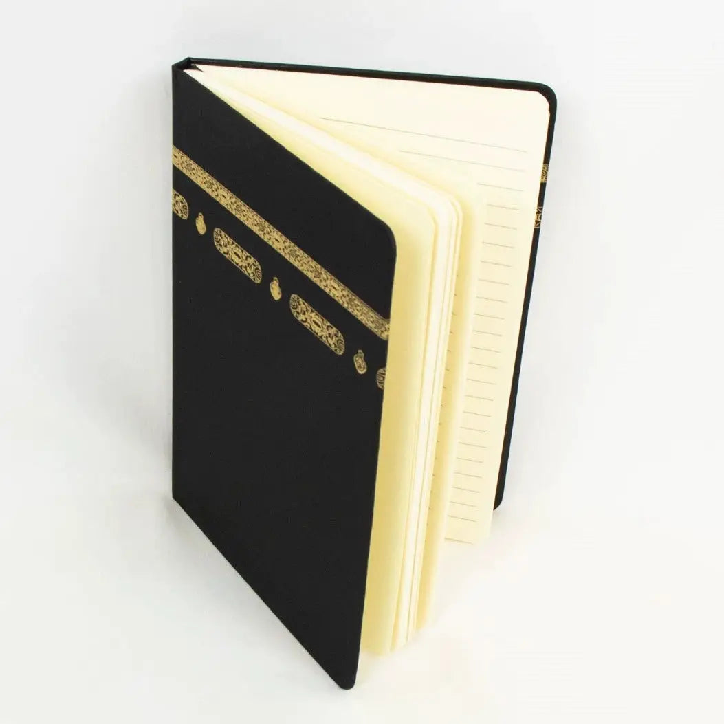 Notitieboek A5 – zwart met goudfolie Kaaba design - Islamboekhandel.nl