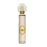 Een strakke frosted glazen fles mancera parfumspray met gouden dop en sierlijke witte kanttop voor nusuk luchtverfrisser noor 300 ml