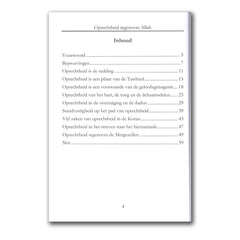 Boek met witte kaft en zwarte tekst over oprechtheid tegenover Allah