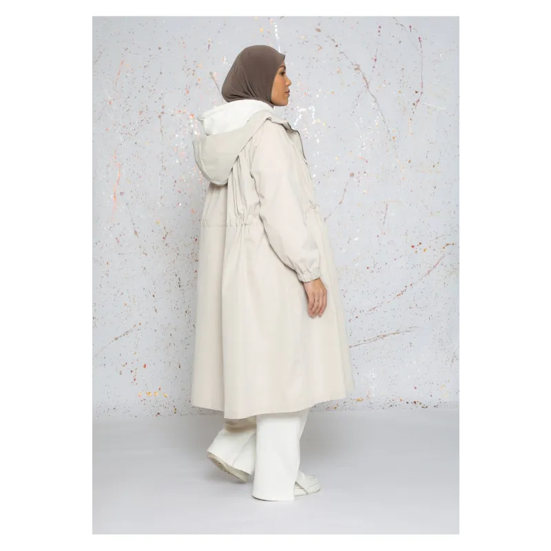 Parka jas: roomwitte pufferjas met capuchon en trekkoord