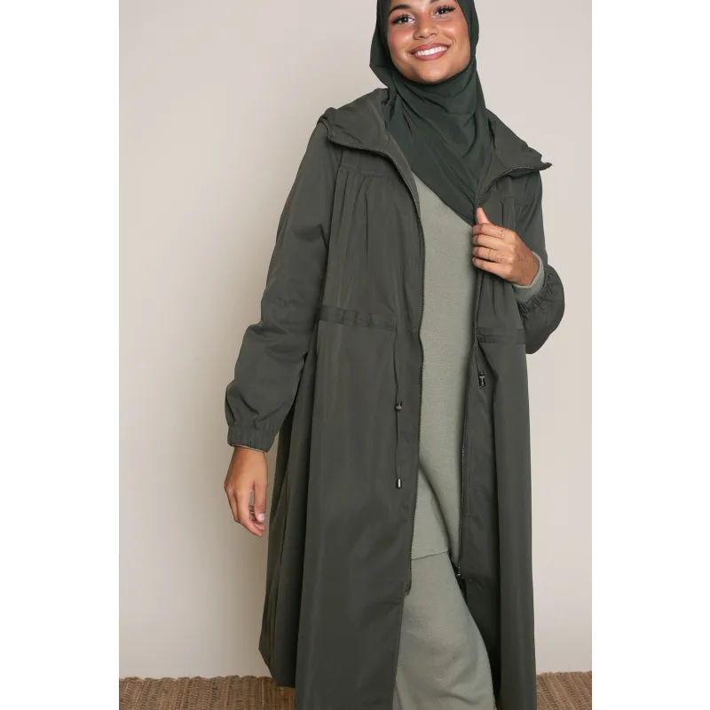 Parka jas in olijfgroen met capuchon, koordtaille en ritszakken