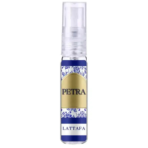 Petra lattafa parfum sample in een helder glazen fles met blauwe en gouden etikettering