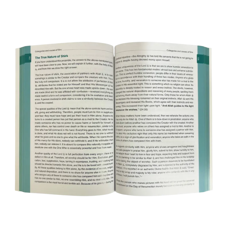 Open boek met zwarte tekst op witte pagina’s en groene rug in purification of the heart and soul illness and cure