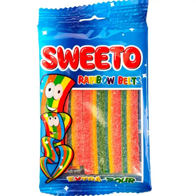 Een levendige blauwe verpakking van sweeto rainbow belts met kleurrijke zure regenboogstroken en een speels cartoonfiguur halal snoep 80g
