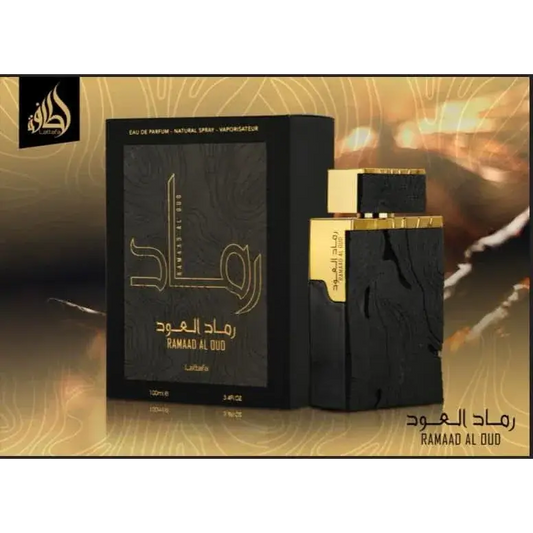 Black and gold ramad al oud eau de parfum fles met strak rechthoekig ontwerp en verdiept arabisch schrift
