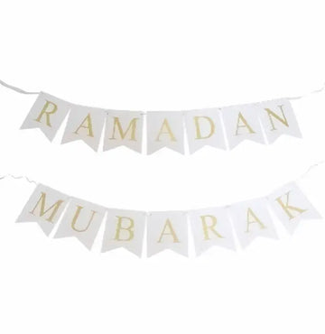 Ramadan Mubarak letterslinger -wit - Islamboekhandel.nl