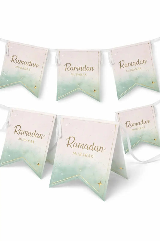 Pastel gradient ramadan mubarak slinger mint met elegante gouden letters en kleine vogelmotieven