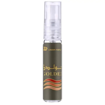 Een slanke transparante glazen sprayfles al-rehab parfum golden met een donker olijfgroen label en gouden letters