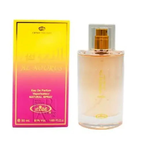 Een slanke transparante glazen fles arabische parfum eau de parfum al-rehab parfum al nourus met gouden spray en dop