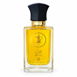 Een rechthoekige glazen fles van riyal edt met een zwarte dop en gouden accenten gevuld met goudgeel parfum