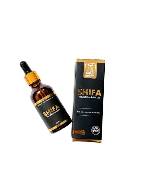 Zwarte glazen fles met gouden druppelaar en label shifa natural pijnverlichtende olie 50ml