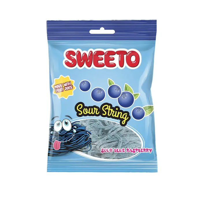 Blauwe en witte plastic zak met halal sweet sour string snoep 80g met cartoon blauwe bes met wiebelige ogen