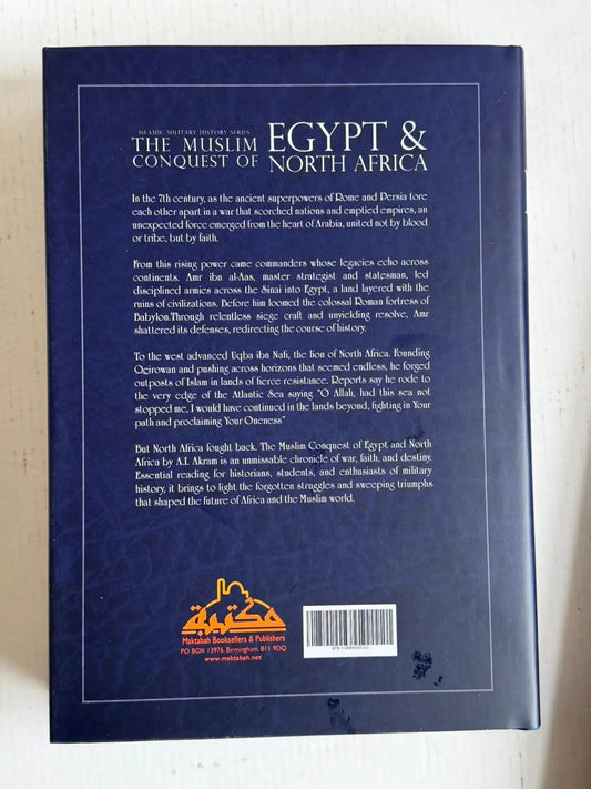 Donkerblauw hardback boek the muslim conquest of egypt and north africa met gouden letters en klein embleem onderaan