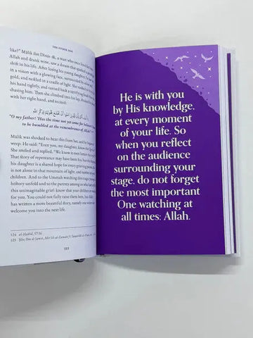 Paarse hardcover boek the other side barzakh and beyond met witte tekst en subtiel bergsilhouet op rechterpagina