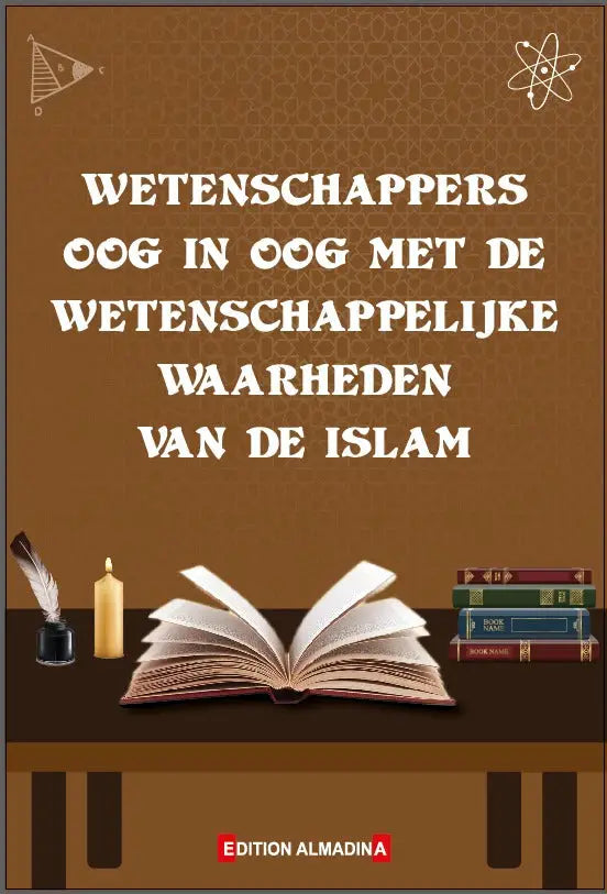 Open boek met crèmekleurige pagina’s en bruine kaft op houten bureau bij andere boeken kaars en ganzenveer in dit is de waarheid