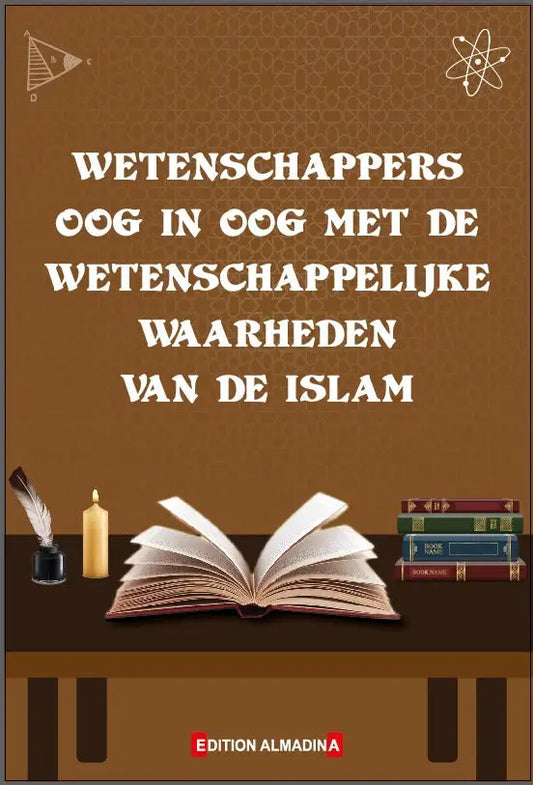 Open boek met crèmekleurige pagina’s en bruine kaft op houten bureau bij andere boeken kaars en ganzenveer in dit is de waarheid