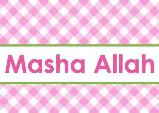 Wenskaart geboorte meisje met roze en witte ruitjes en roze tekst masha allah op banner